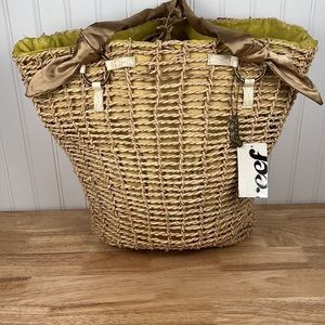 New REEF straw tote